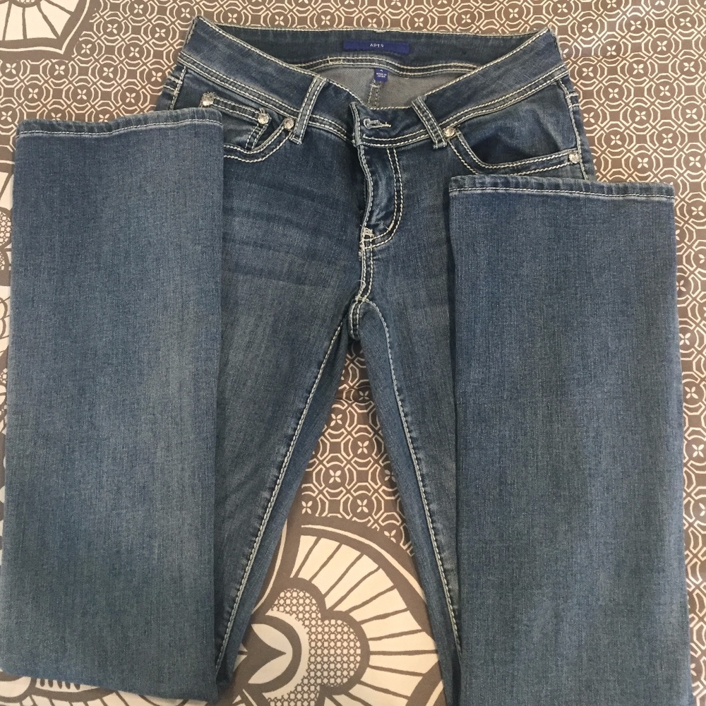 Apt. 9 Bootcut Jeans Size 4 - Stretchy